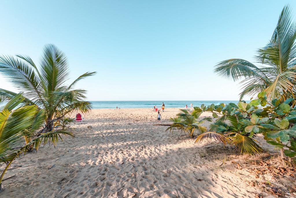 Апартаменты Ventana Al Atlantico At Arecibo 681 Ocean Drive Islote Экстерьер фото
