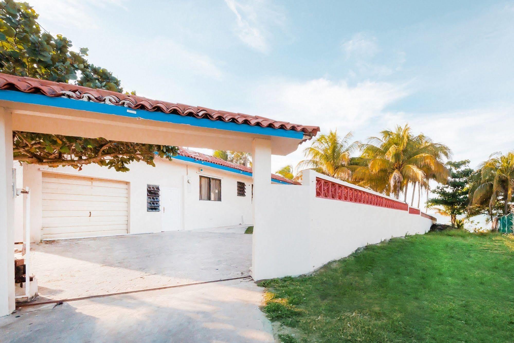 Апартаменты Ventana Al Atlantico At Arecibo 681 Ocean Drive Islote Экстерьер фото